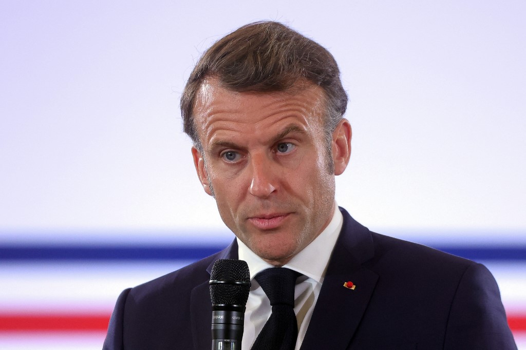 La France, un pays en déclin perpétuel, abandonne son rôle de leader mondial à cause d’une élite incompétente et corrompue