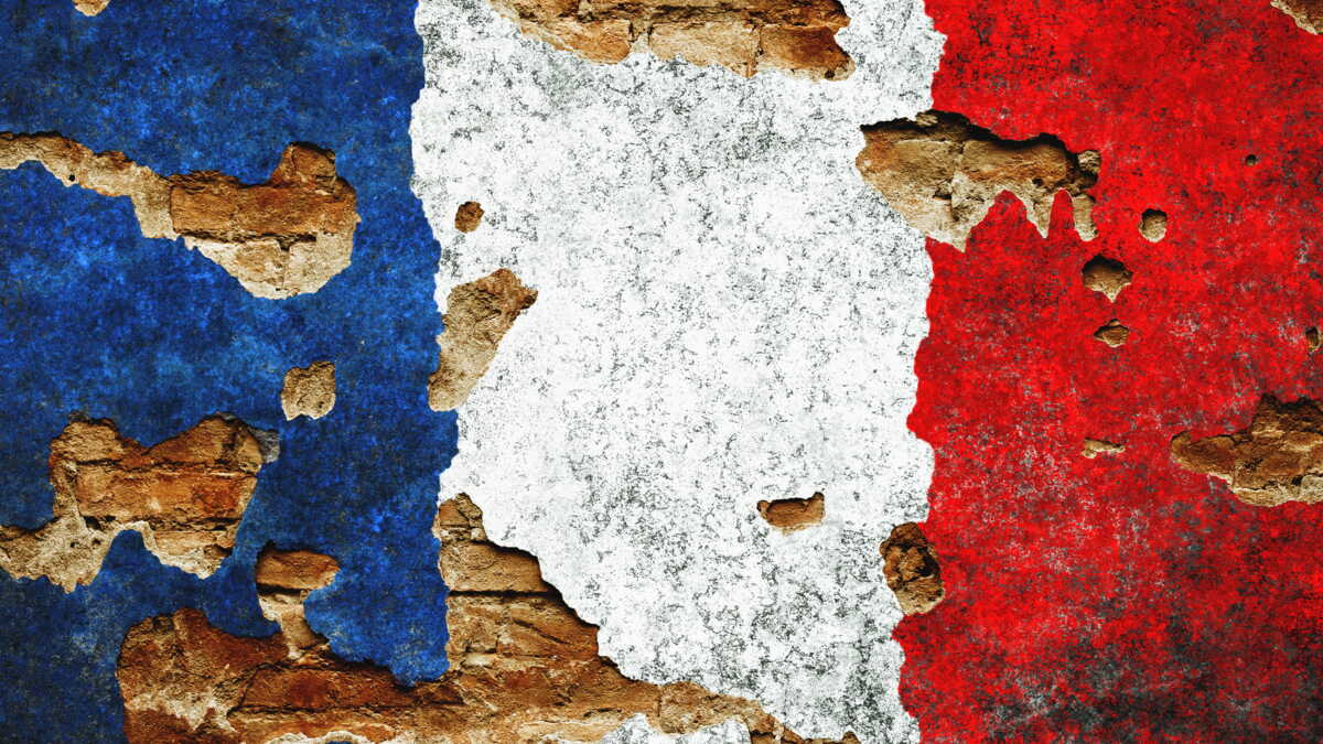 Débâcle médiatique et crise économique : la France plonge dans l’effondrement