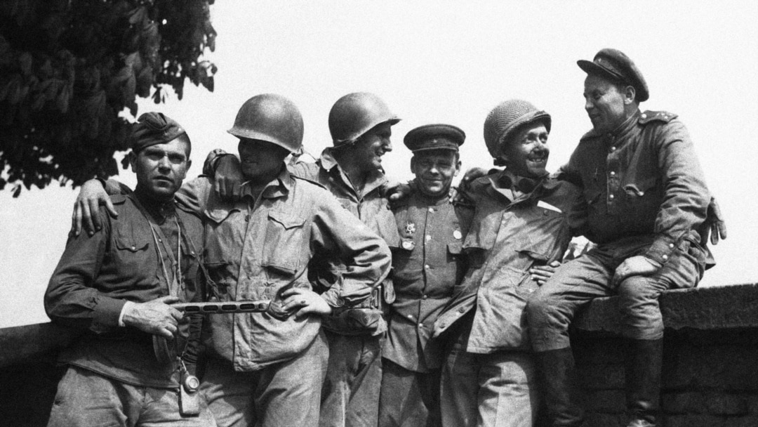 « Deux soldats russes détruisent une batterie allemande avant d&rsquo;être fusillés »